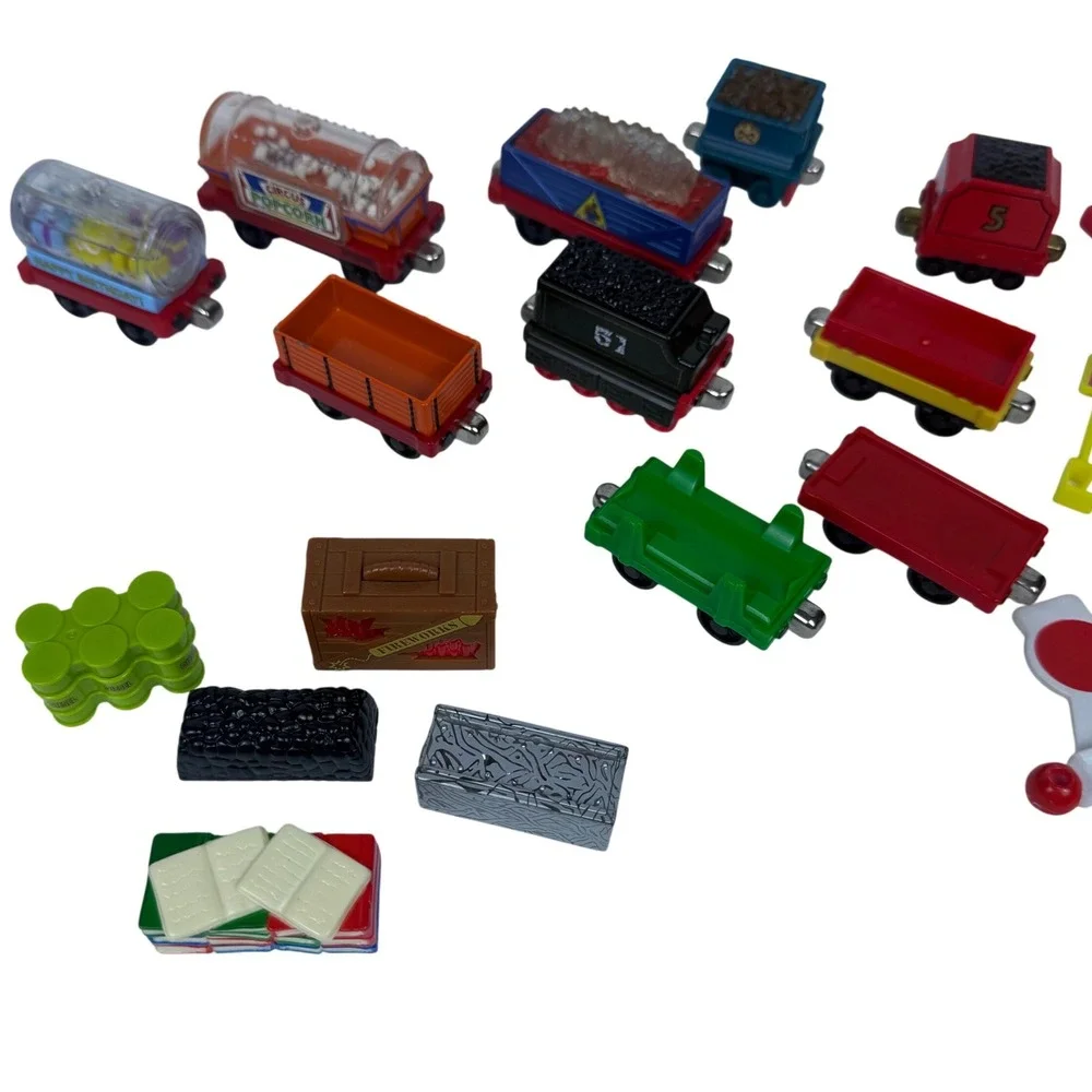 Thomas & Friends Take N Play 17 pc Diecast Vehicle Lot w/ Cargo and Accessories
